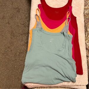 5 Piece Bundle Women's Tank Tops: a new day and Universal Thread